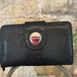 🛍️ Kenneth Cole Reaction Black Textured Wallet